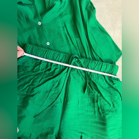 Casual 2 Piece Outfits Short Sleeve Button Down Blouse and Short Set in Green - Picture 14 of 16